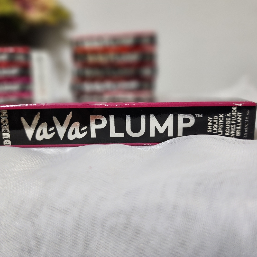 Deep Dive - Buxom Va-Va-Plump Shiny Liquid Lipstick